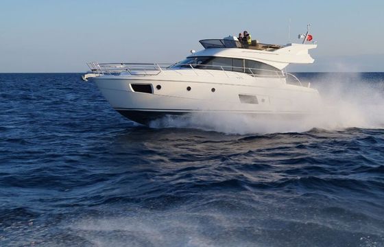 Motor yacht Bavaria Yachtbau Bavaria Virtess 420 Fly 870hp