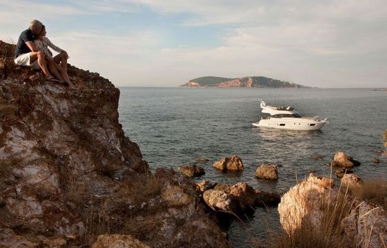 Motor yacht Bavaria Yachtbau Bavaria Virtess 420 Fly 870hp