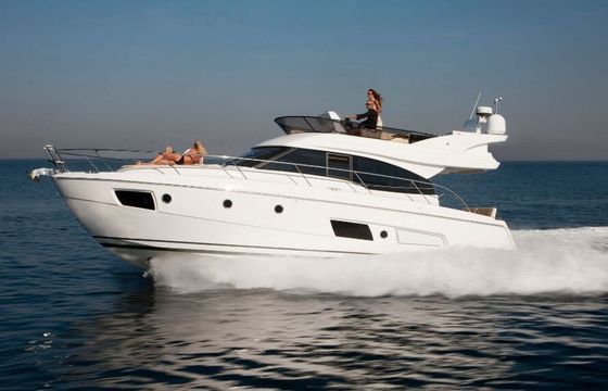 Motor yacht Bavaria Yachtbau Bavaria Virtess 420 Fly 870hp