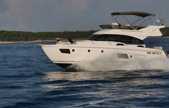 Motor yacht Bavaria Yachtbau Bavaria Virtess 420 Fly 870hp