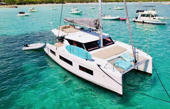 Catamaran Aventura AV 37 10.9m