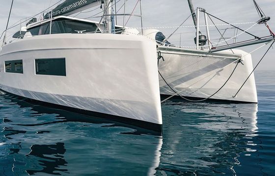 Catamaran Aventura AV 37 10.9m