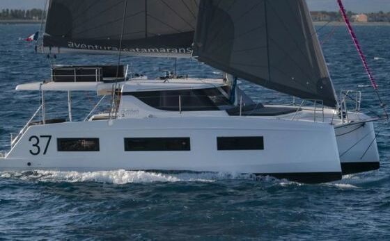 Catamaran Aventura AV 37 10.9m
