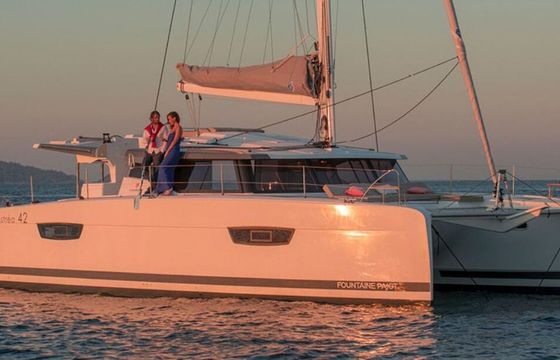 Catamaran Fountaine Pajot Astréa 42 12.58m