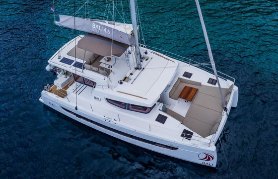 Catamaran Catana Group Bali 4.6 - 5 + 2 cab. 14m