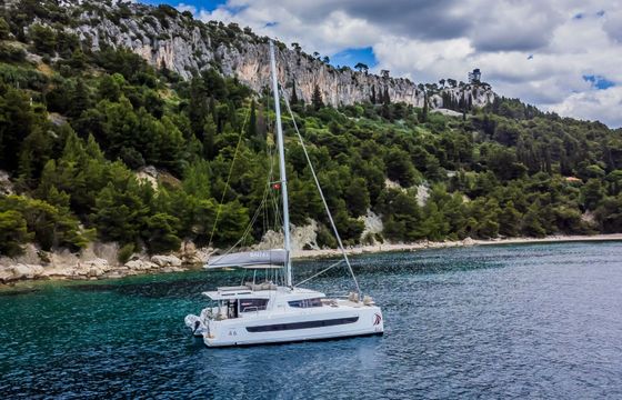 Catamaran Catana Group Bali 4.6 - 5 + 2 cab. 14m