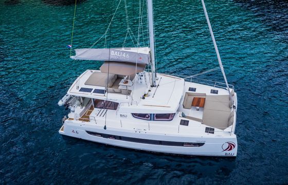 Catamaran Catana Group Bali 4.6 - 5 + 2 cab. 14m