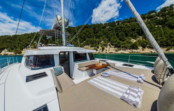 Catamaran Catana Group Bali 4.6 - 5 + 2 cab. 14m