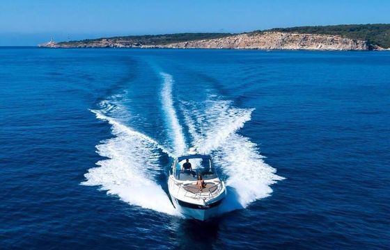 Motorboat Bavaria S29 640hp