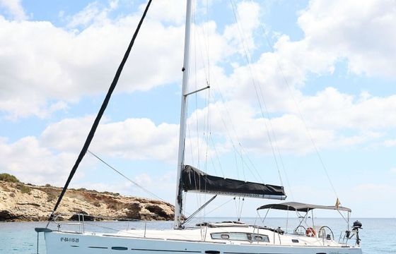 Sailboat Beneteau Oceanis 43 13m