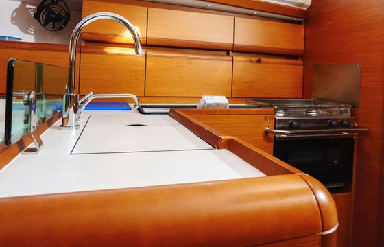 Sailboat Jeanneau Sun Odyssey 449 13.76m