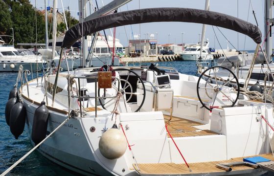 Sailboat Jeanneau Sun Odyssey 449 13.76m