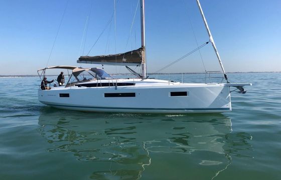 Sailboat JEANNEAU SUN ODYSSEY 410 12.35m