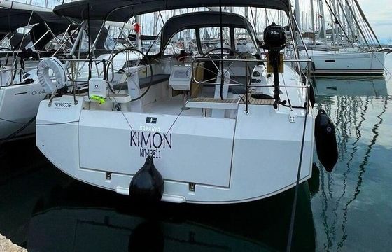 Sailboat Bavaria C42 12m