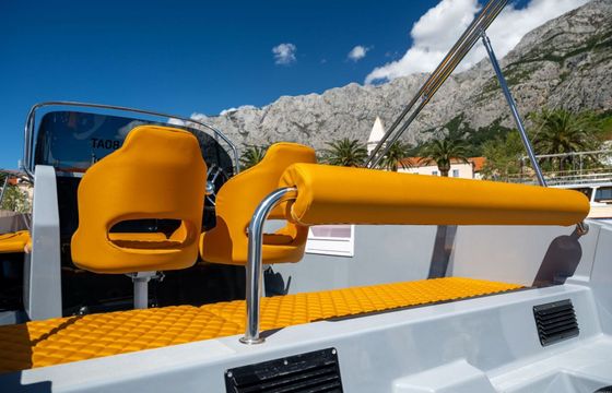 Motorboat Quicksilver 675 200hp