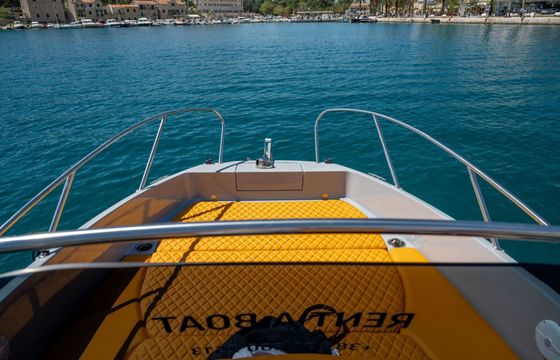 Motorboat Quicksilver 675 200hp