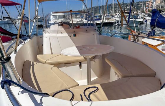 Motorboat Jeanneau Cap Camarat 635 open 140hp