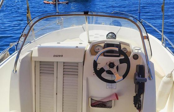 Motorboat Jeanneau Cap Camarat 635 open 140hp