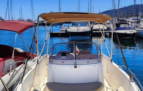 Motorboat Jeanneau Cap Camarat 635 open 140hp