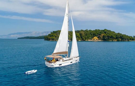Sailboat Bavaria C42 12m
