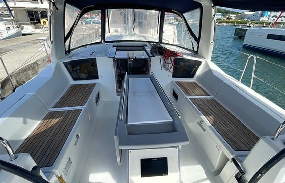 Sailboat Bénéteau Oceanis 41.1 12m