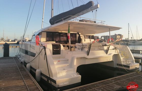 Catamaran Fountaine Pajot Aura 51 15m