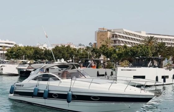 Motorboat Pershing Pershing 37 700hp