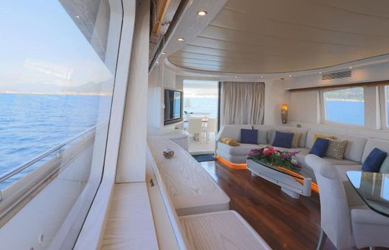 Motor yacht Maiora yacht Maiora 24 s 640hp