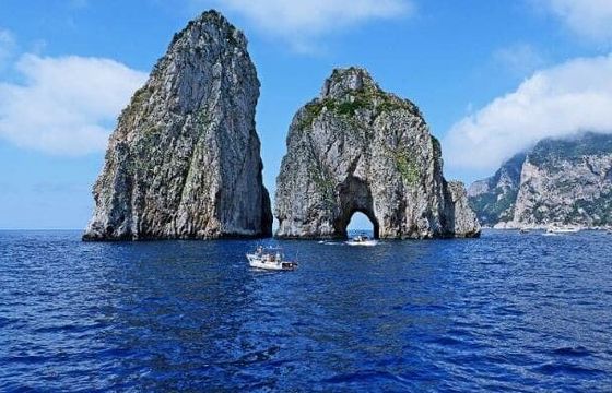 Motorboat from capri day tour scar next 150 cv 150hp