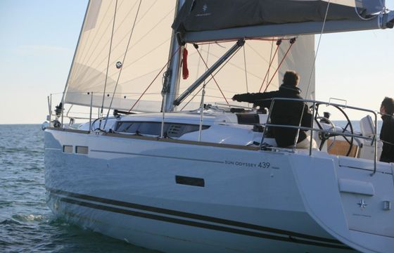 Sailboat JEANNEAU SUN ODYSSEY 439 13.34m