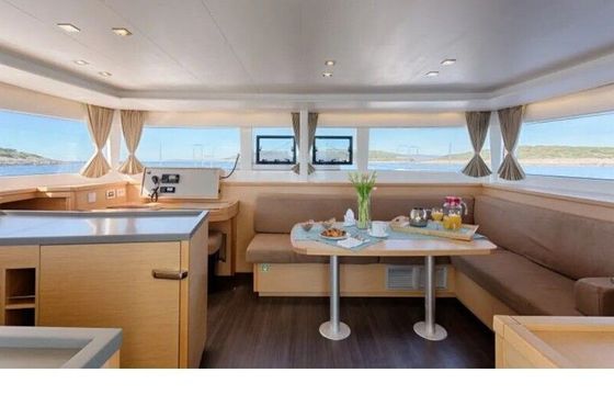 Catamaran Lagoon 450 F Luxury 13.96m