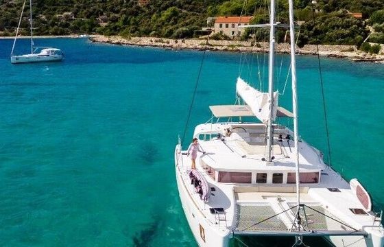 Catamaran Lagoon 450 F Luxury 13.96m