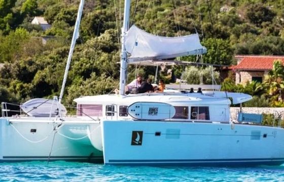 Catamaran Lagoon 450 F Luxury 13.96m