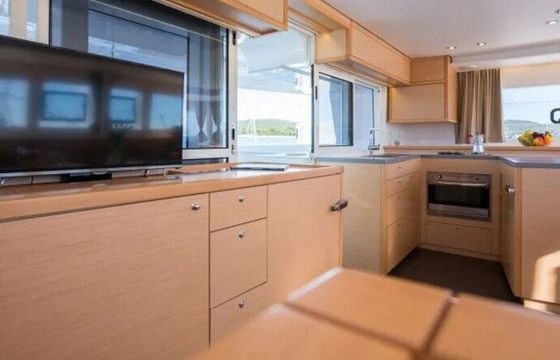 Catamaran Lagoon 450 F Luxury 13.96m