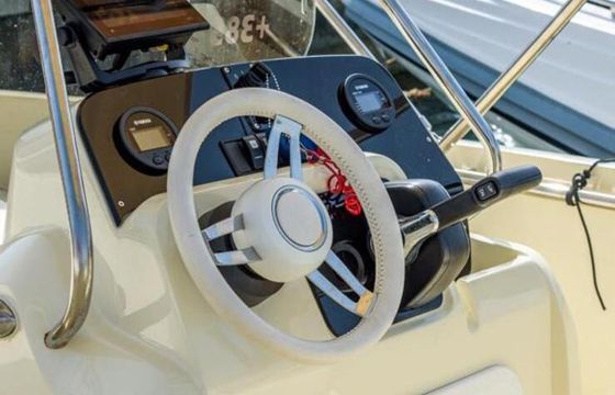 Motorboat Invictus 190FX