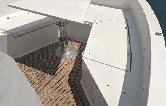 Motorboat De Antonio D28 350hp