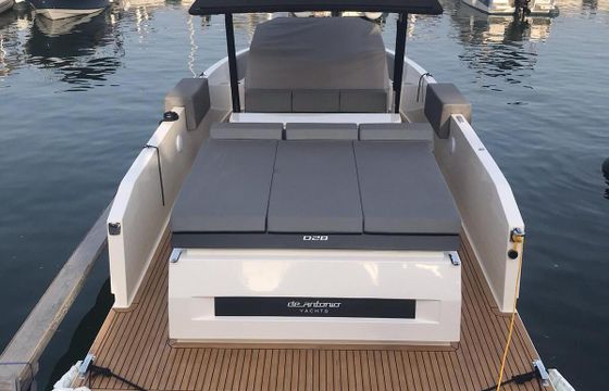 Motorboat De Antonio D28 350hp