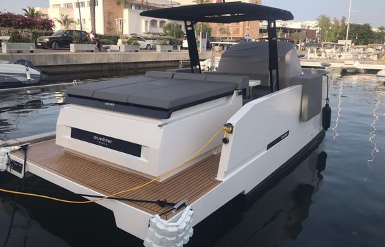 Motorboat De Antonio D28 350hp