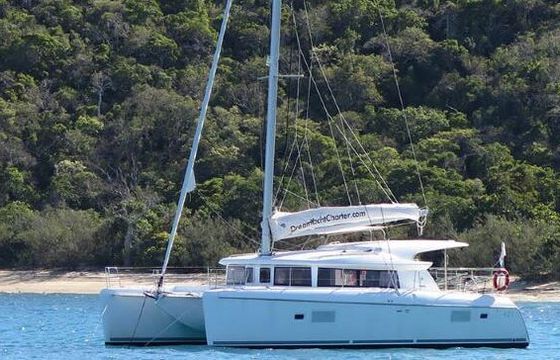 Catamaran LAGOON 421 12.6m