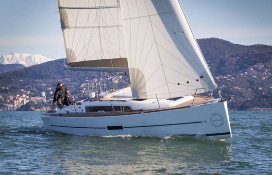 Sailboat DUFOUR 310 dériveur lesté "Colibri" 9.7m