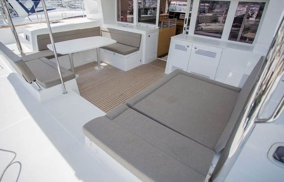 Catamaran Lagoon-Bénéteau Lagoon 450 F - 4 + 2 cab. 13.96m