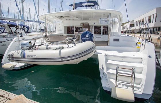 Catamaran Lagoon-Bénéteau Lagoon 450 F - 4 + 2 cab. 13.96m