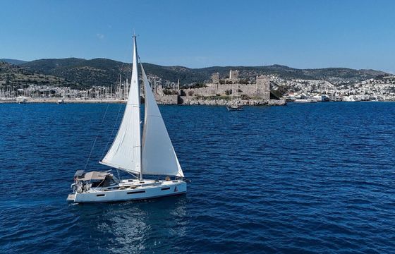 Sailboat Jeanneau Sun Odyssey 440 13m