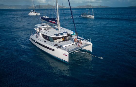 Catamaran Moorings 4500L/10 13m