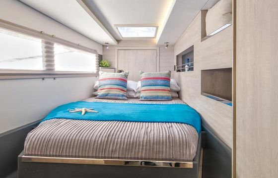 Catamaran Moorings 4500L/10 13m