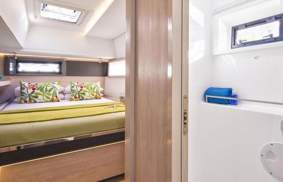Catamaran Moorings 4500L/10 13m
