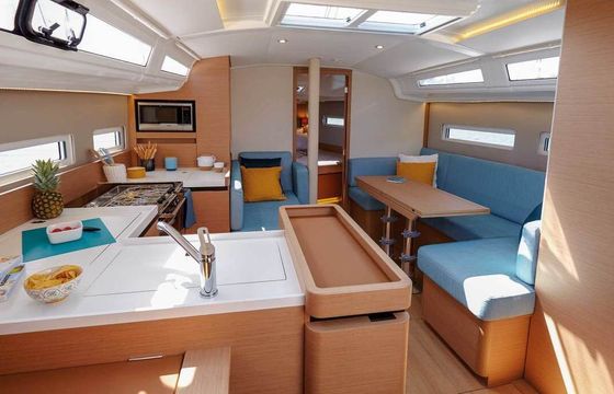 Sailboat Jeanneau Sun Odyssey 410 12m