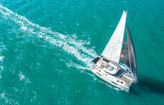 Catamaran Lagoon-Bénéteau Lagoon 38 - 4 cab. 13m