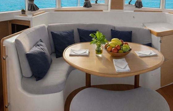 Catamaran Lagoon 380 11.55m