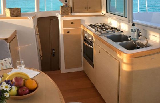 Catamaran Lagoon 380 11.55m